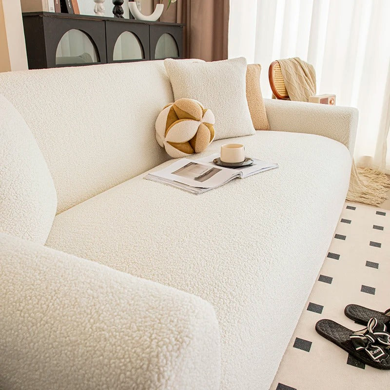 
                  
                    Premium plush slipcover - Scratch-resistant protection
                  
                